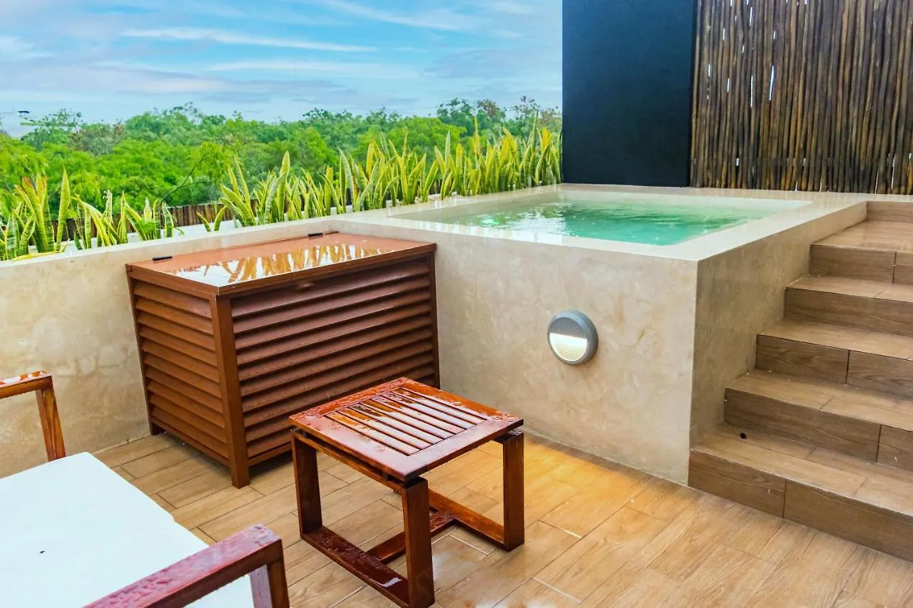 تولوم Amira Residence 3*,