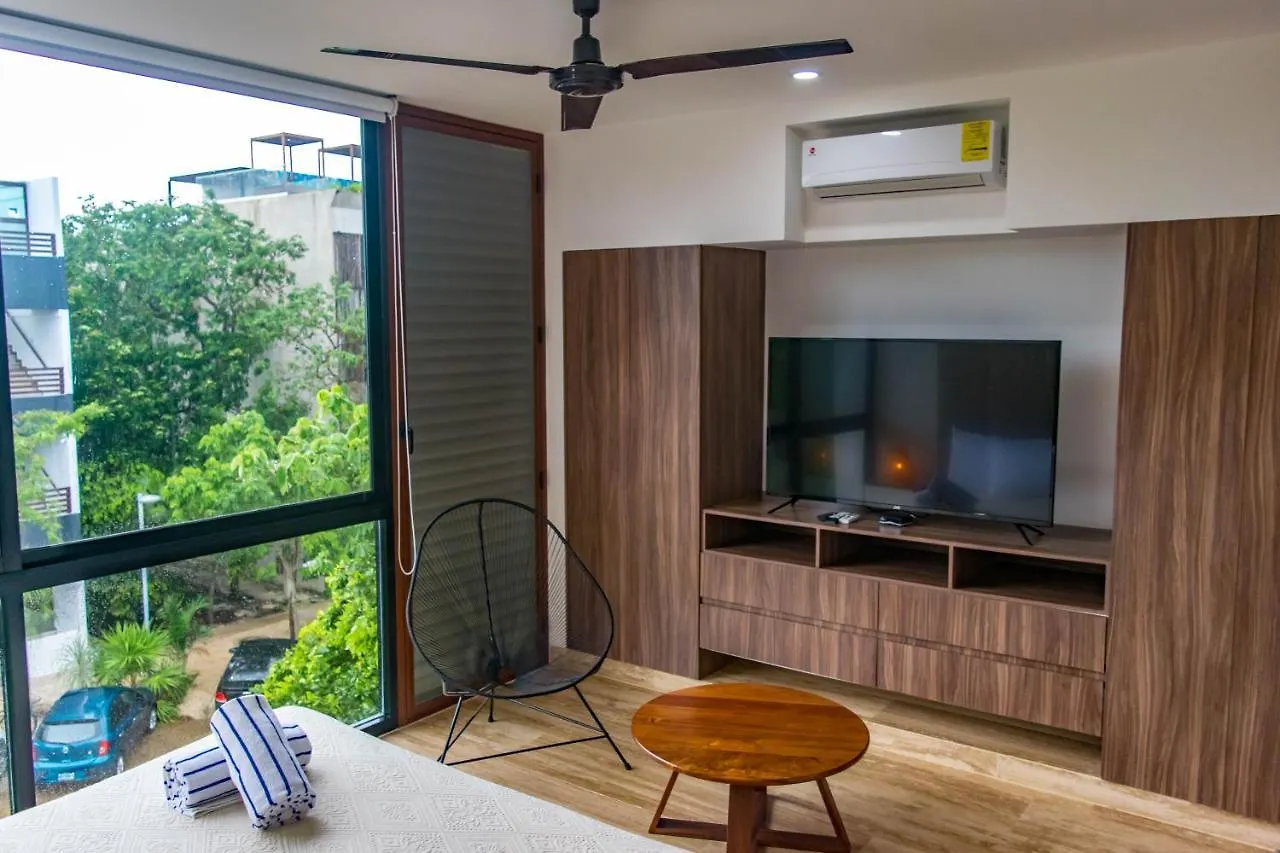 تولوم Amira Residence