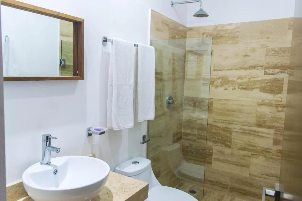 تولوم Amira Residence 3*,
